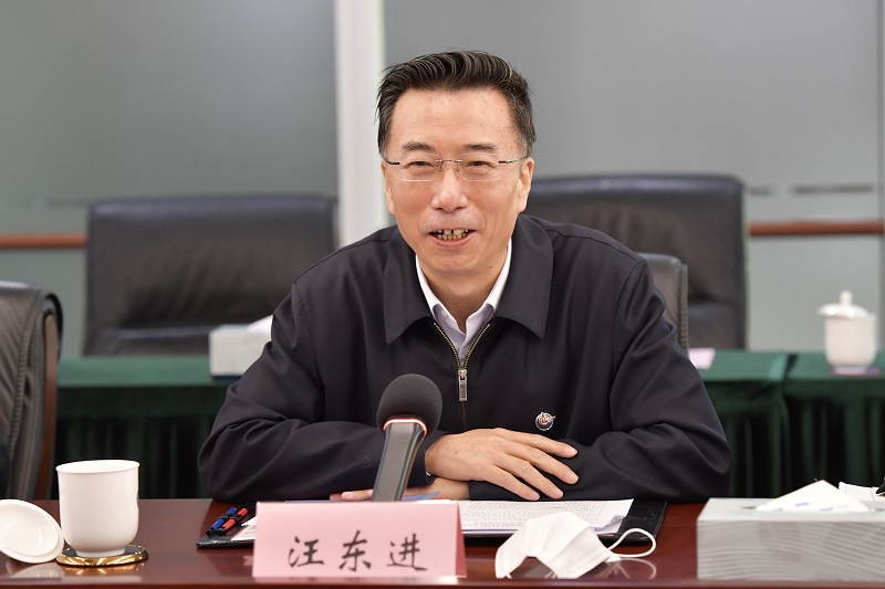 参加会见的还有中海油总经理助理兼中海炼化董事长孙大陆,中海油规划