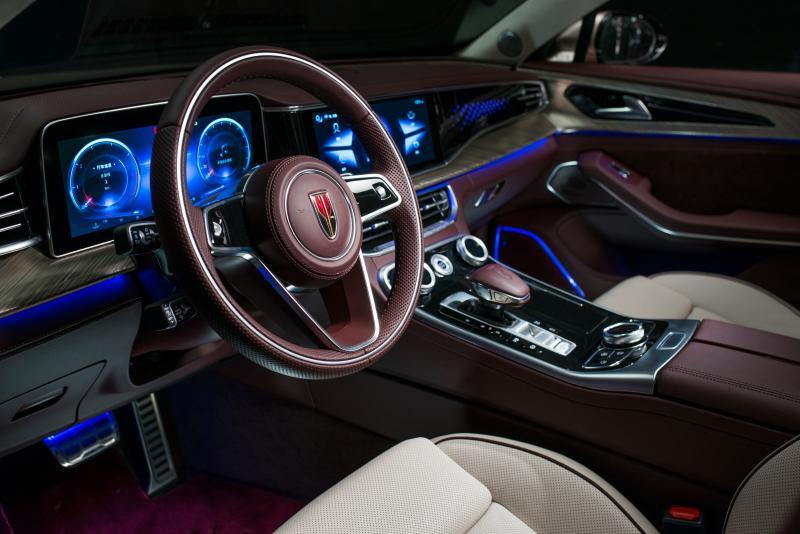 红旗h9驾驶舱(品牌提供)在车型定位上,厂方将h9定义为c 级豪华轿车