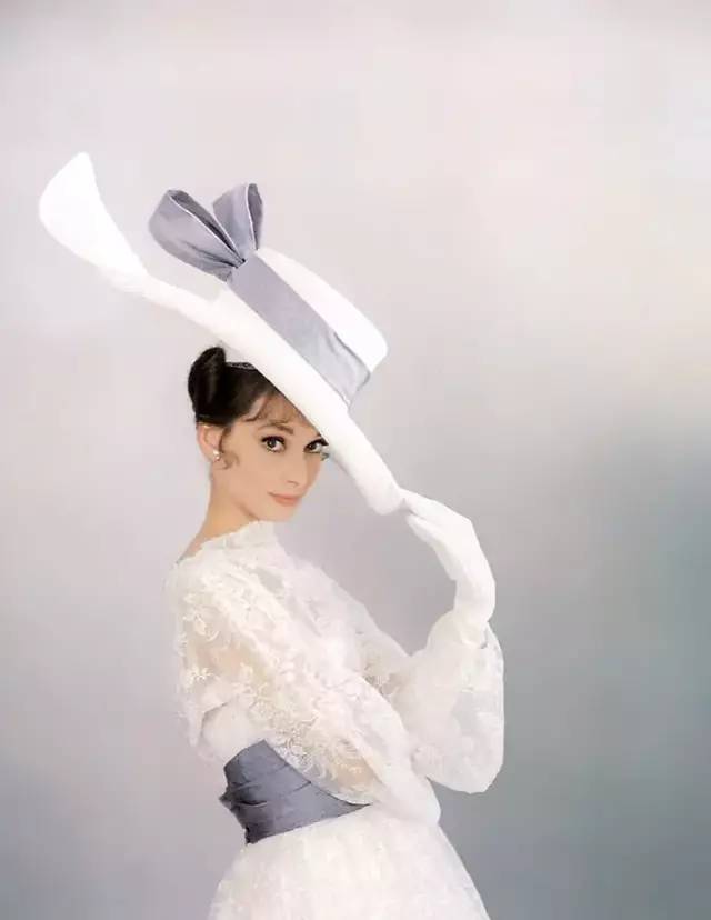 捧红赫本,让小镇姑娘变人见人爱的性感偶像,它有多slay?