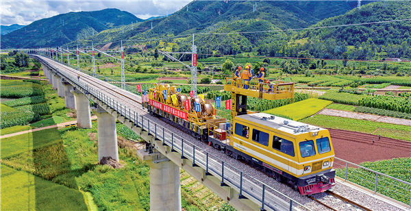 云南大临铁路对无砟轨道进行精调图