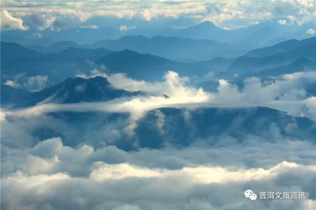 峰峦葱茏远山含黛说的就是普洱的云海吗