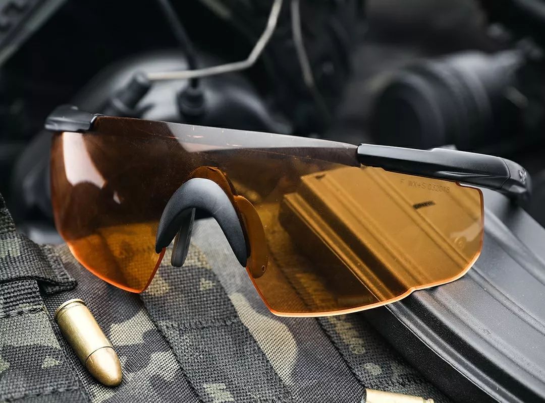 海豹突击队装备的护目镜终于补货,暴力测试:霰弹枪都能挡住!