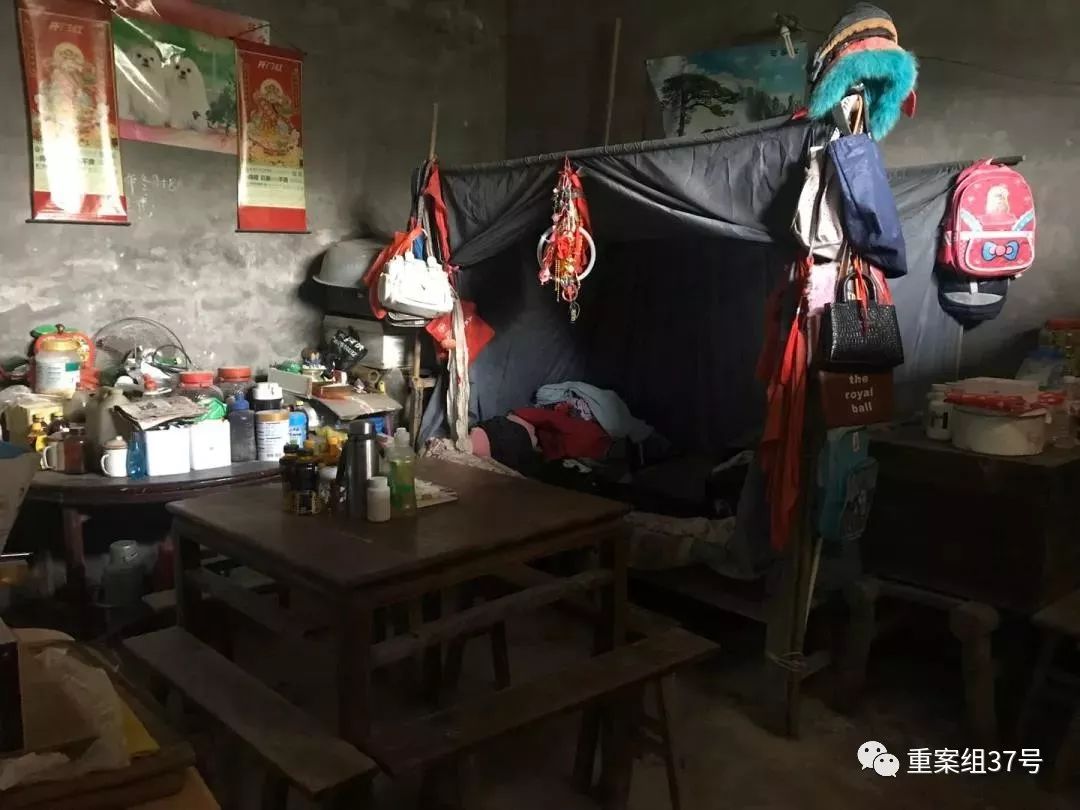 ▲罗妹姑从幼和罗天银居住的房屋内景。新京报记者 王昱倩 摄