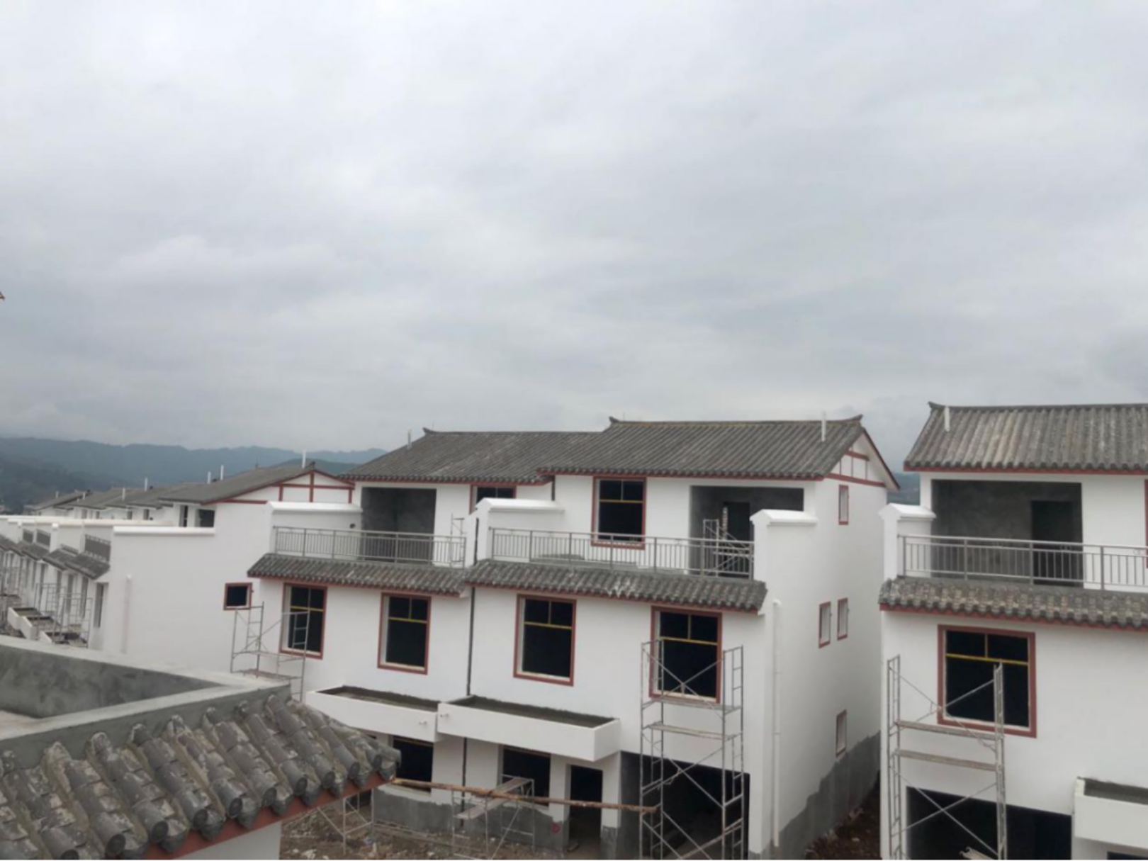据会理县城南街道办党工委书记贺连军介绍,为做好白鹤滩移民搬迁安置