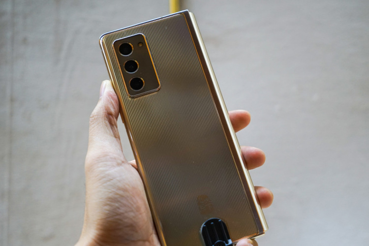 三星w21 5g 发布 售价19999元