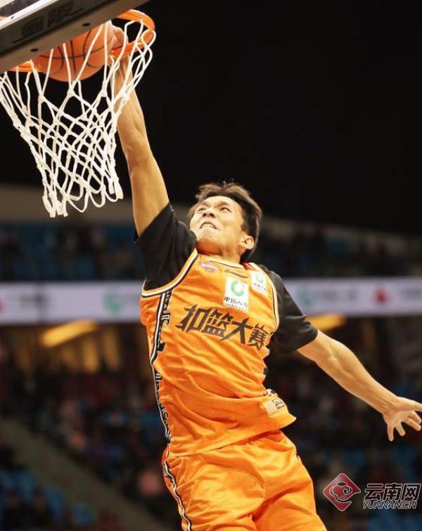 首位草根扣篮王云南玉溪小伙矣进宏夺取cba扣篮大赛冠军