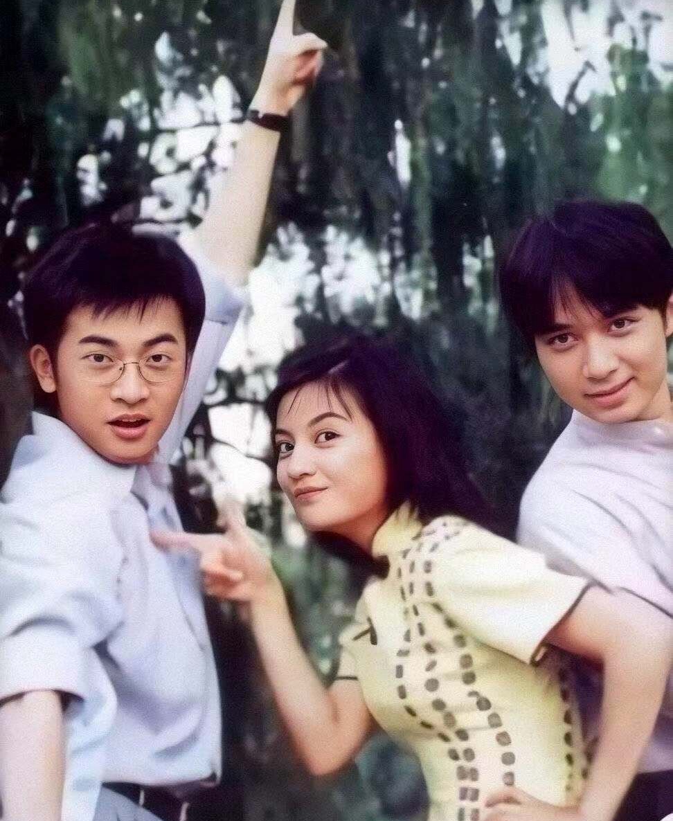 赵薇,古巨基与苏有朋同框,重演《情深深雨蒙蒙》