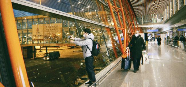 律师称销售天价回国机票涉嫌违法 旅客可多渠道维权