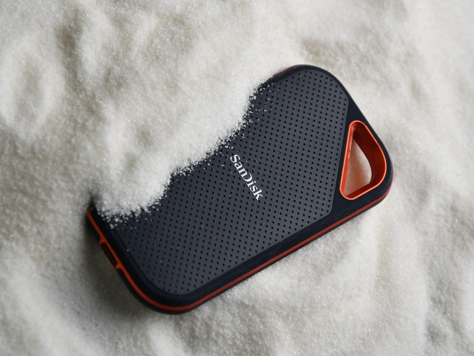 业内首款闪迪8tb容量移动固态硬盘图赏