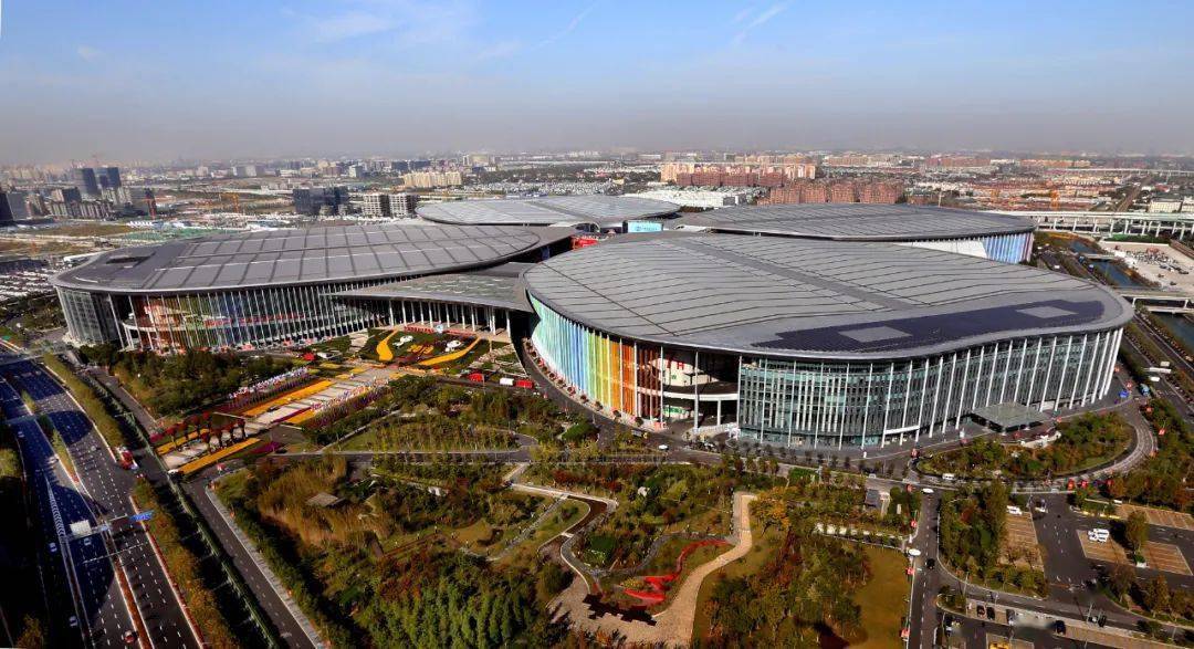 上海国际会展中心多大图片