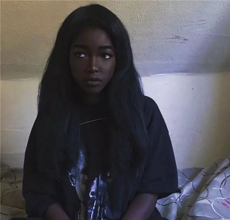 世界最美"黑人女孩",因长相太美,家人不允许她独自出门.