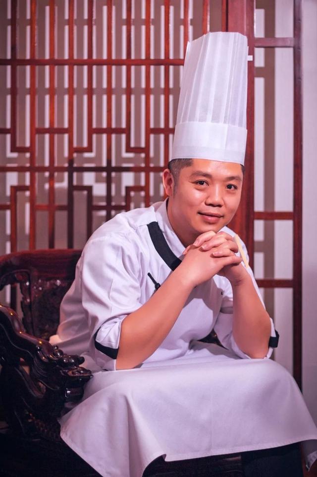 03 以新奇之意烹煮美妙中餐   温思恩是广州花园酒店中餐行政总厨