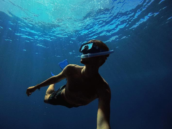 带你潜入大海gopro携手padi发起 水下自拍日 活动 手机新浪网 带你潜入大海gopro携手padi发起 水下自拍日 活动 手机新浪网