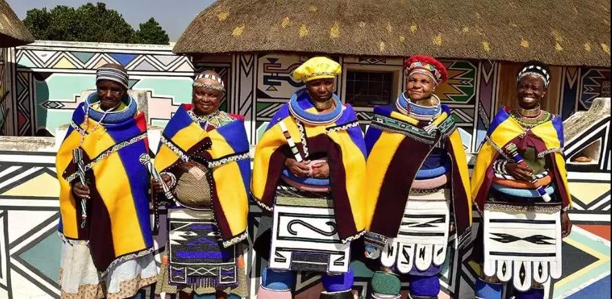 到此一游|在恩德贝勒村庄,感受南非几何艺术