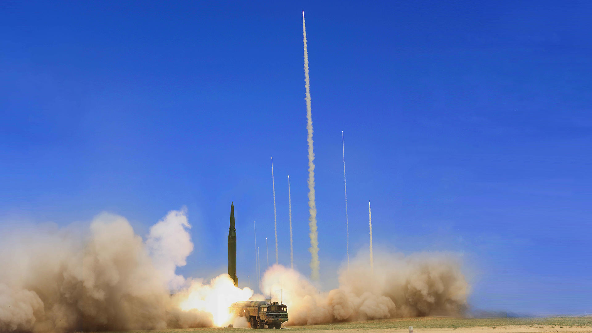 火箭军军官突发疾病倒在战位:生前参与发射导弹45发