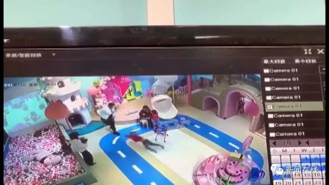 男子拎起男童直接丢出去！看到孩子事后的反应，男童母亲做了一个决定休闲区蓝鸢梦想 - Www.slyday.coM