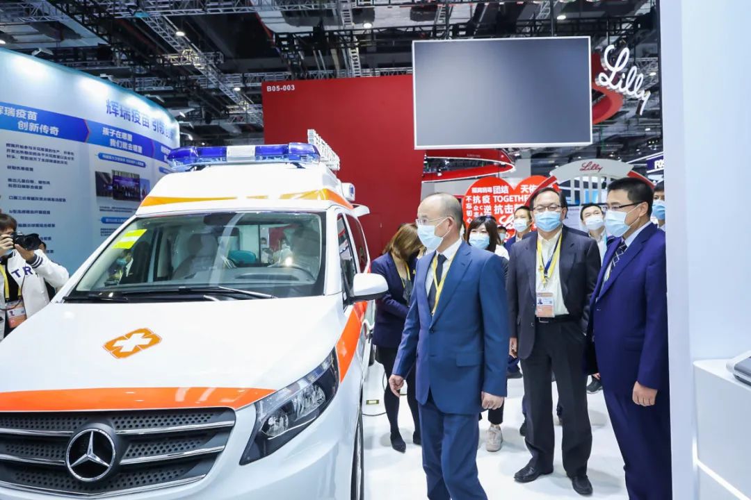 ▲负压救护车，抗疫时被称为“行走的N95”