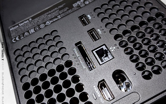 xsx背板接口特写此外在观看电影,电视节目和玩游戏的时候,xbox series