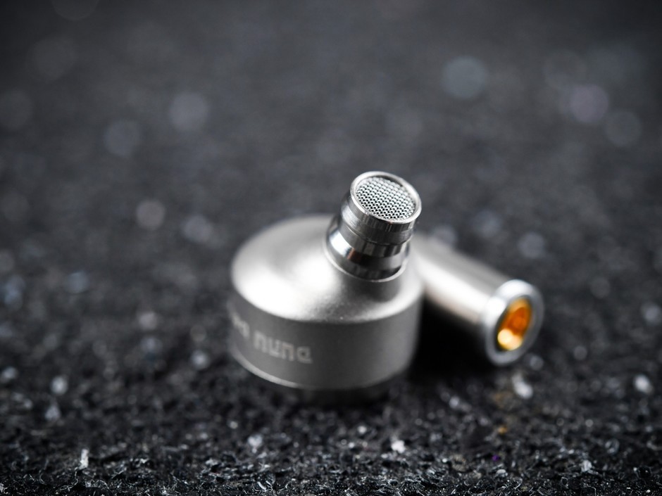 世界首款纯铍震膜耳机达音科luna玥开箱图赏