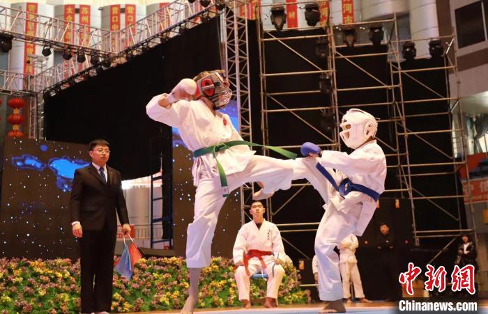 中俄青少年空手道在绥芬河开打|绥芬河|俄罗斯_新浪新闻