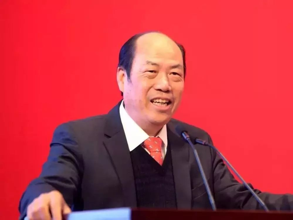 一天5毛工资,感到绝望,做包工头赚到千亿身家,助女儿成女首富