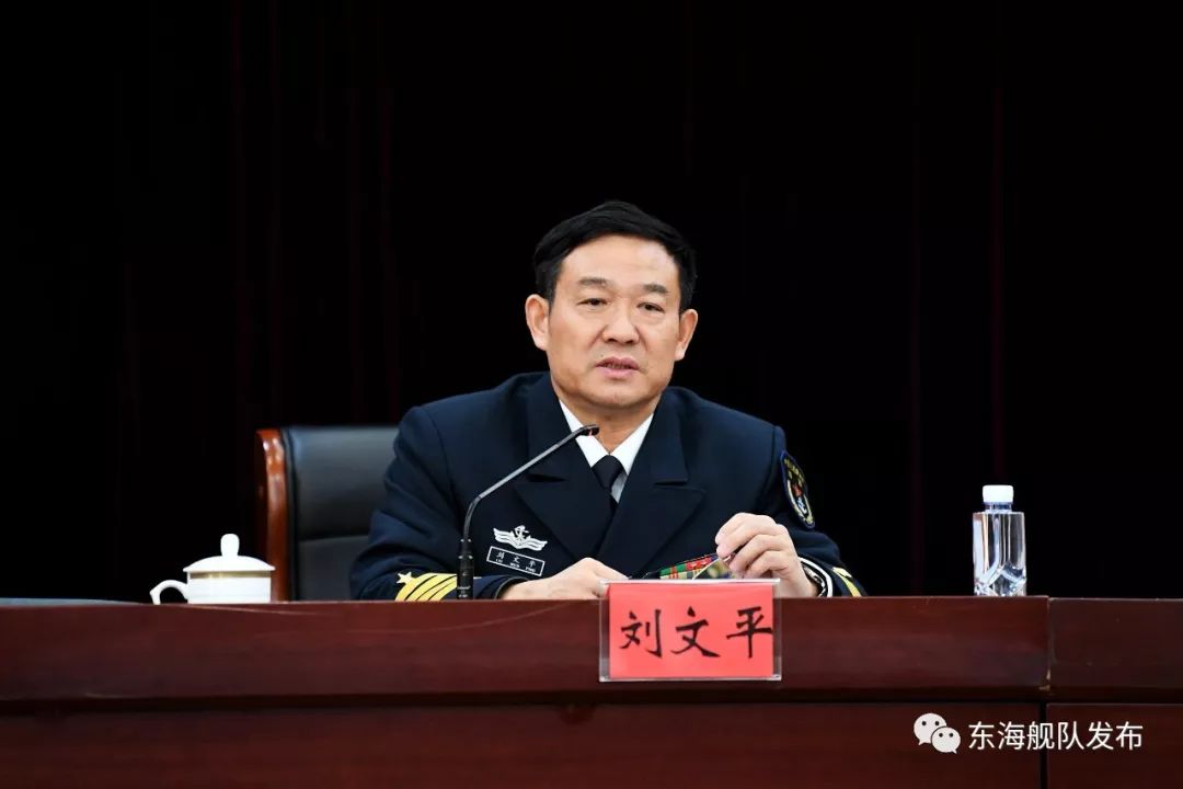 震惊!他们居然提着"长枪短炮"进了课堂