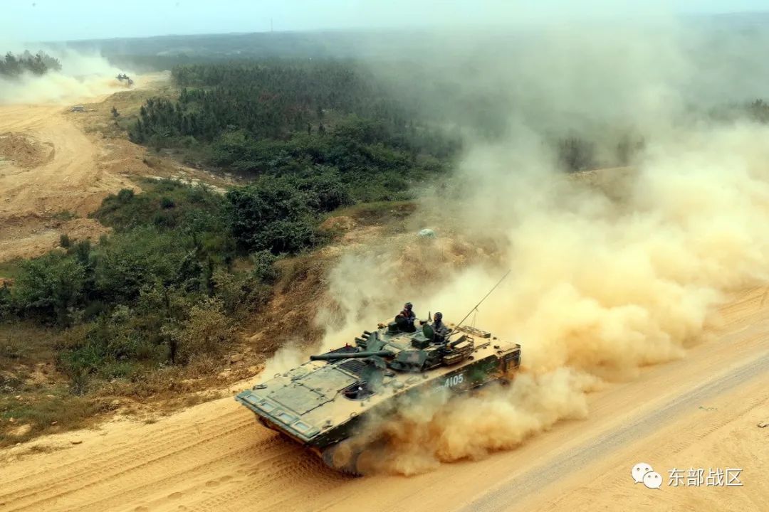 狂飙突进装甲编队三界驰骋速度堪比越野汽车附视频