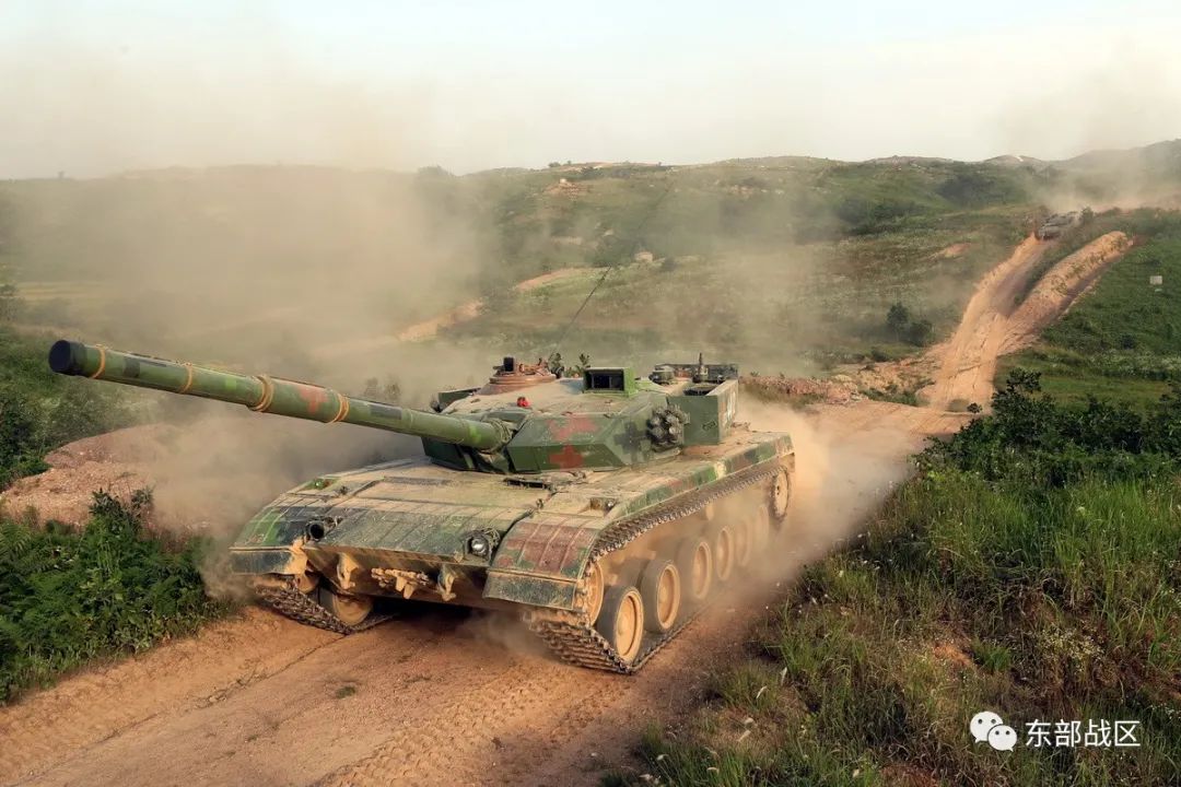 狂飙突进装甲编队三界驰骋速度堪比越野汽车附视频