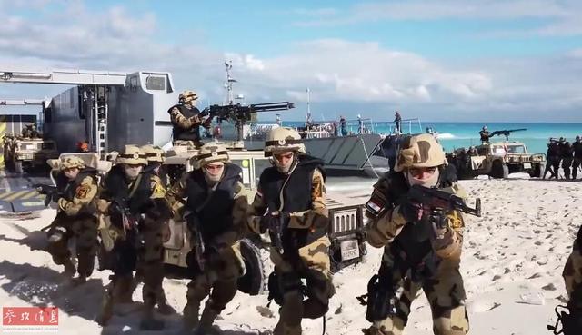 埃及海军练抢滩登陆美俄法德武器同框