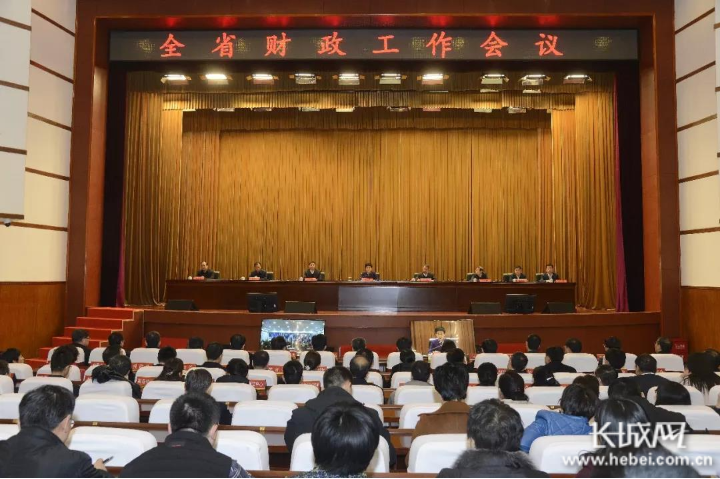 2020年河北省重点大_大场面!河北2020名爱好者共同演练太极拳