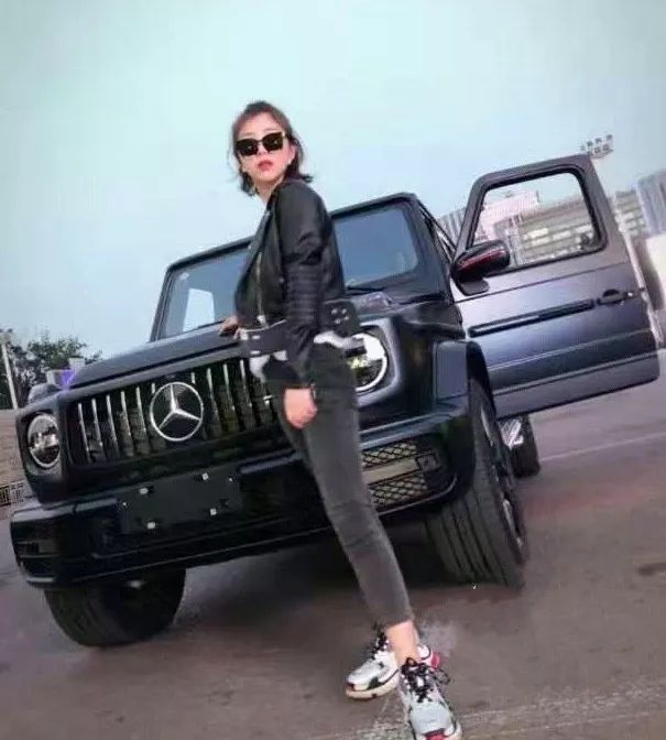 开大奔逛故宫该不该犯了谁的众怒