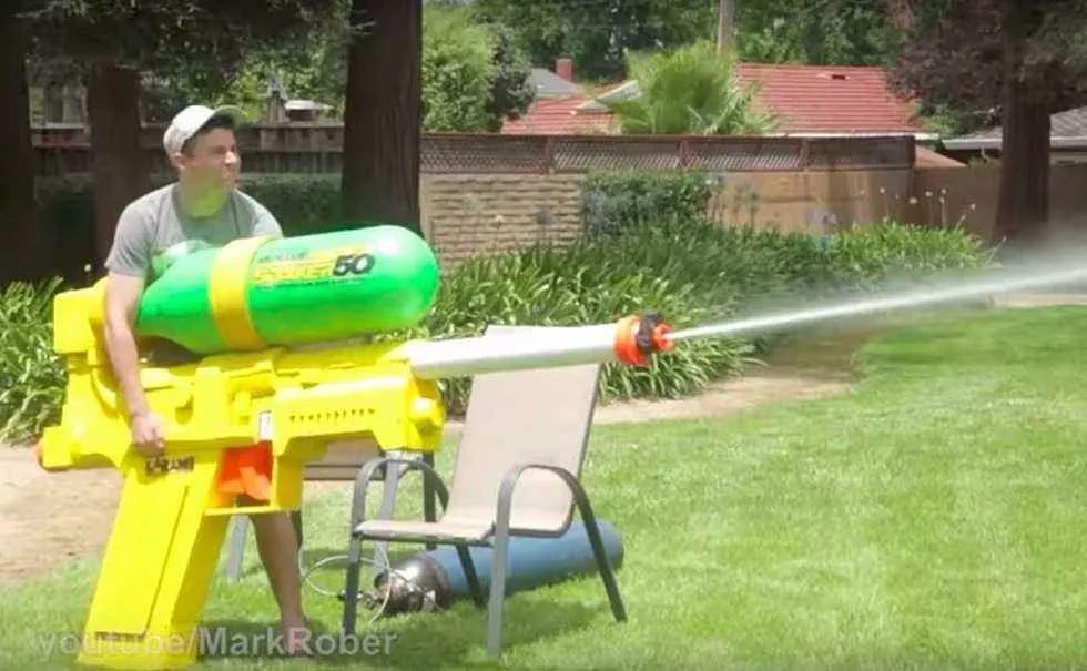 大海:我玩个呲水枪咋地了?你们管的真宽.