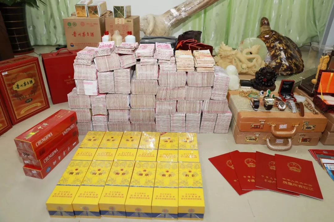 03临高麦亚芝涉黑涉恶犯罪团伙案件侦办情况近日,在省公安厅的指挥下