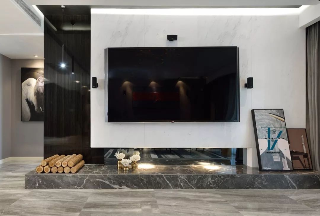 用石材装电视墙，原始粗犷的质感，自然而又高档！