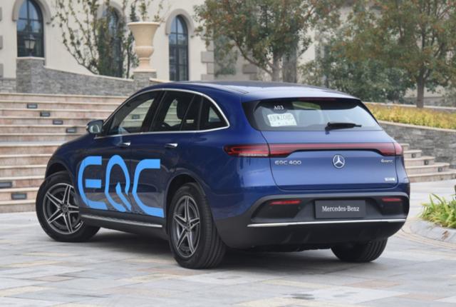 奔驰首款电动车爆冷，只卖160台，月销三千的5系插混笑开花