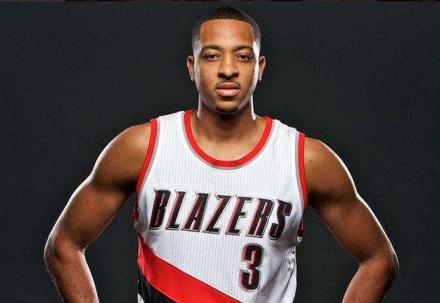 2018-2019赛季nba表现最好的五大分卫,德罗赞也在其中?