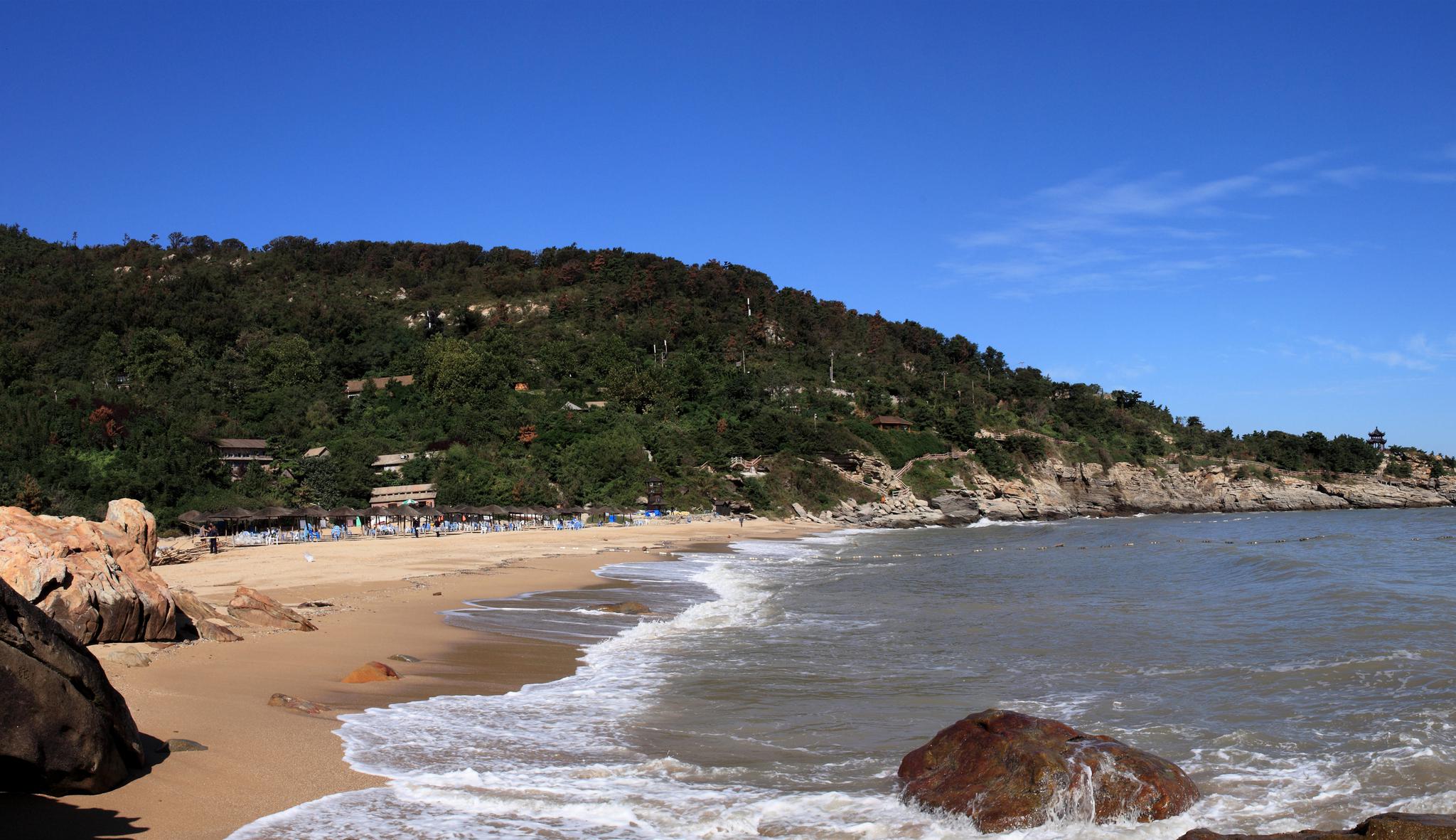 江苏位于我国大陆东部沿海中心地带,管辖海域为黄海南部及东海的北端