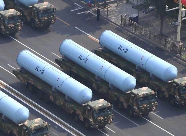巨浪2导弹最大射程8000公里,和094核潜艇联手,美国坦言无法拦截_手机新浪网