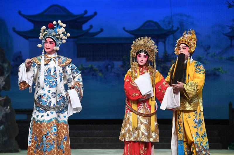 小神鹰曹秀琴亮相名作传承专场以老带新让优秀艺术代代相传