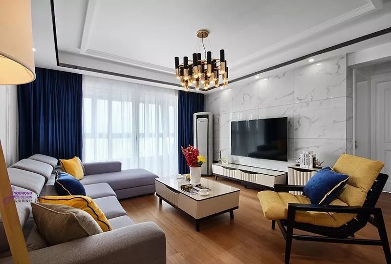 用石材装电视墙，原始粗犷的质感，自然而又高档！