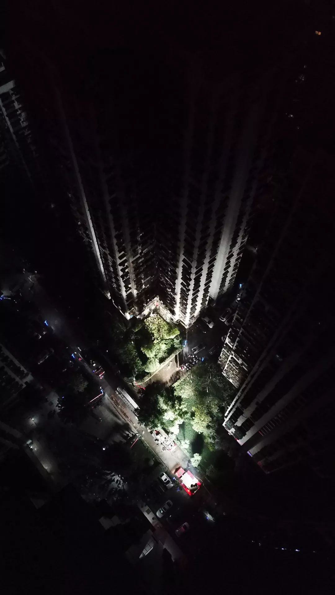 刷屏朋友圈的大火,从2楼烧到30楼,小区起火原因初步查明!
