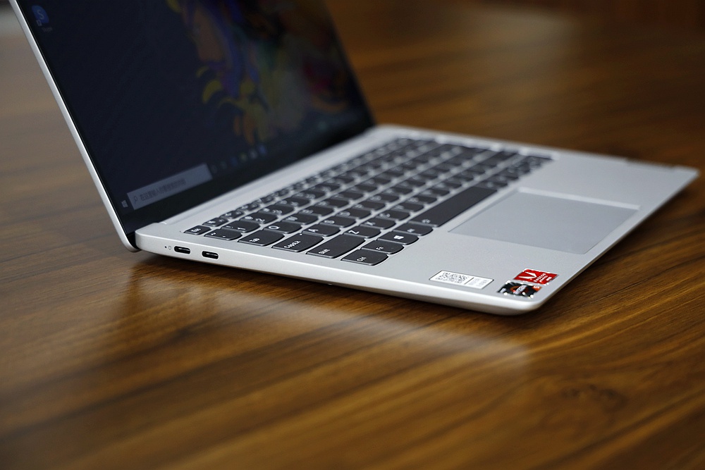 轻薄有颜值 联想小新pro 13锐龙版笔记本图赏