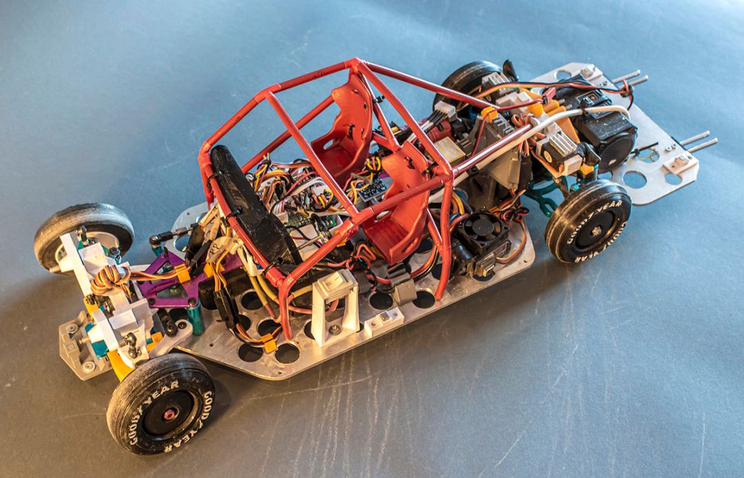 太真实了!diy遥控车惊呆汽车专家:这是我见过最酷的