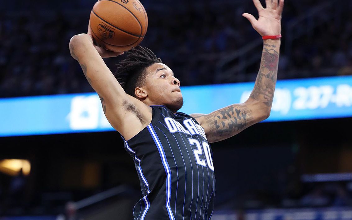 富尔茨本赛季已出战42场,在场均上场27.3分钟的情况下,贡献12分,3.