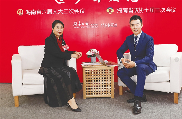 海南省人大代表海南玫瑰谷产业发展有限公司董事长杨莹用产业带动农民