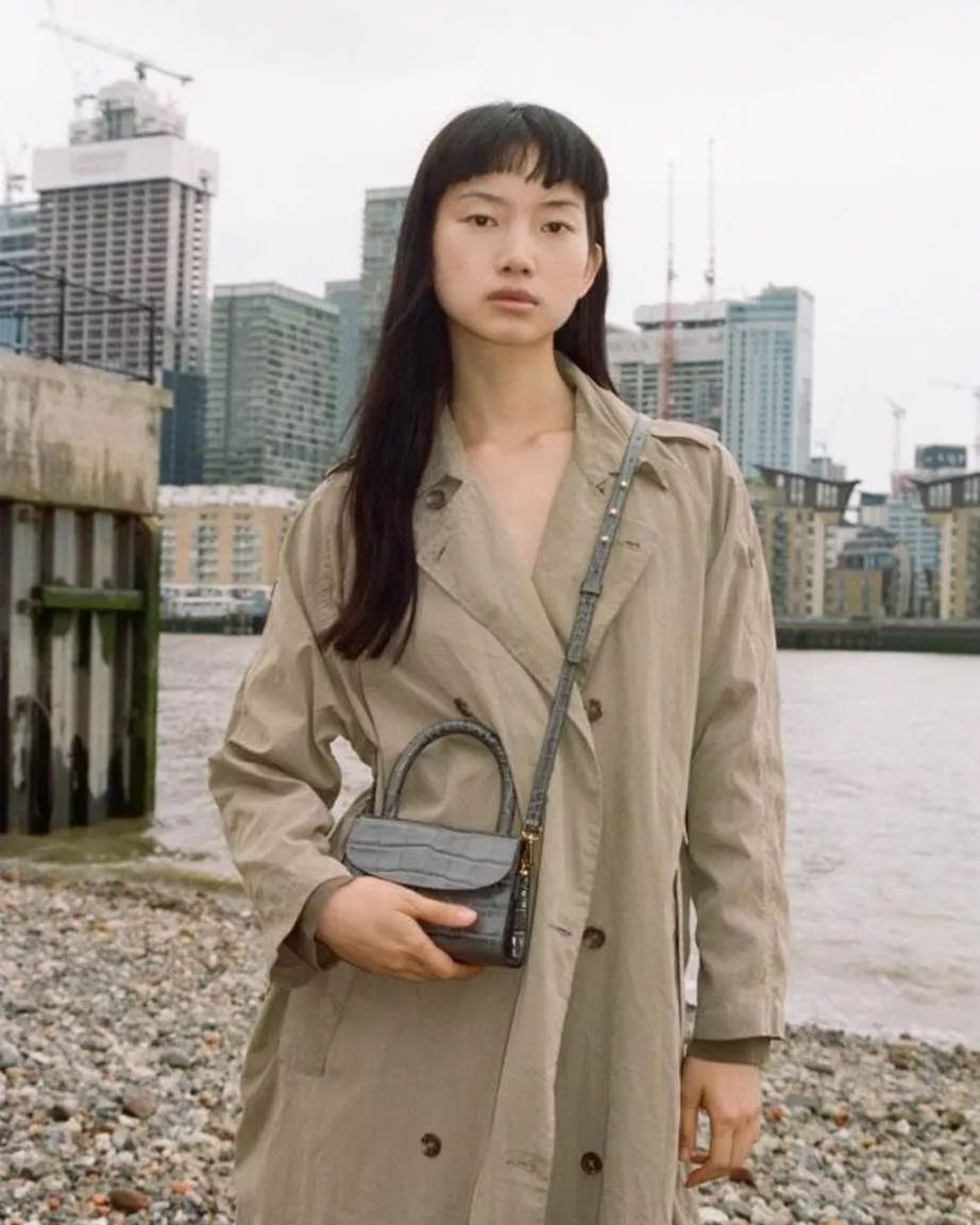 这个“基本婊”网红，终于被“骂出”皇室。