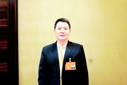 "省人大代表,道真自治县县委副书记,县长杨润民说.