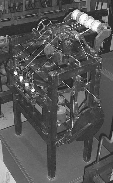 【图4】阿克赖特水力纺纱机