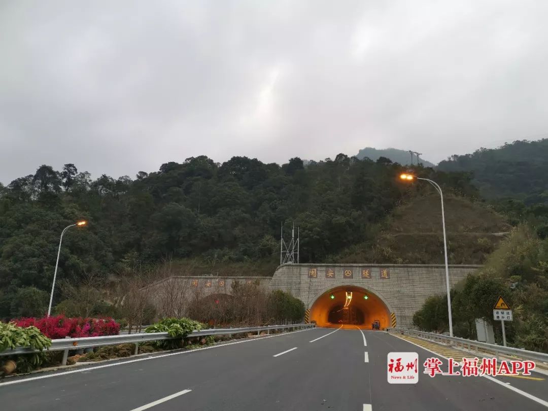 鼓岭隧道进口段持续涌水迫使隧道施工一度陷入停滞状态市交建集团相关