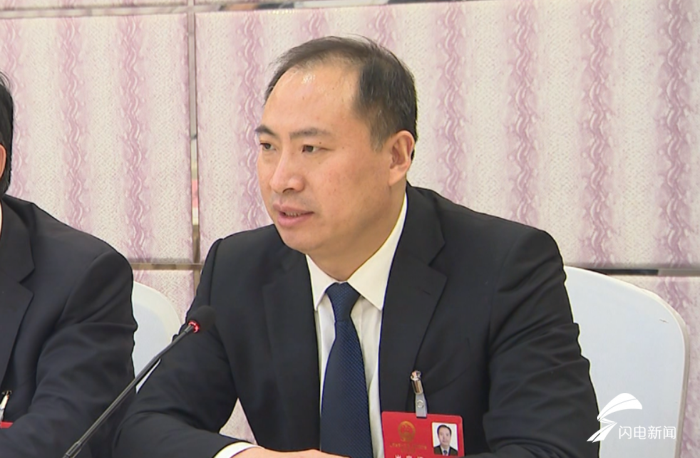 省人大代表,乳山市委副书记,市长宫本杲表示:"下一步,乳山将聚焦发展
